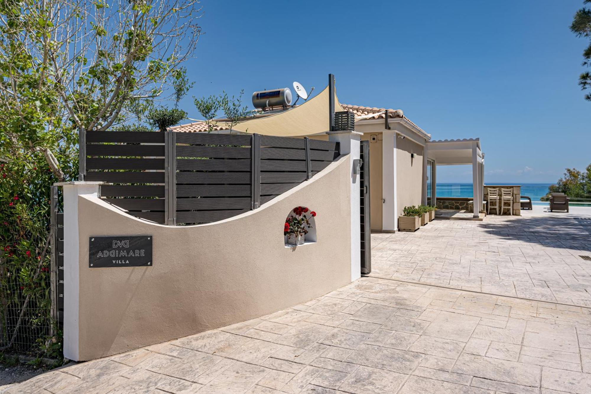 Addimare Sea View Villa, And Events Venue Аликес Екстериор снимка