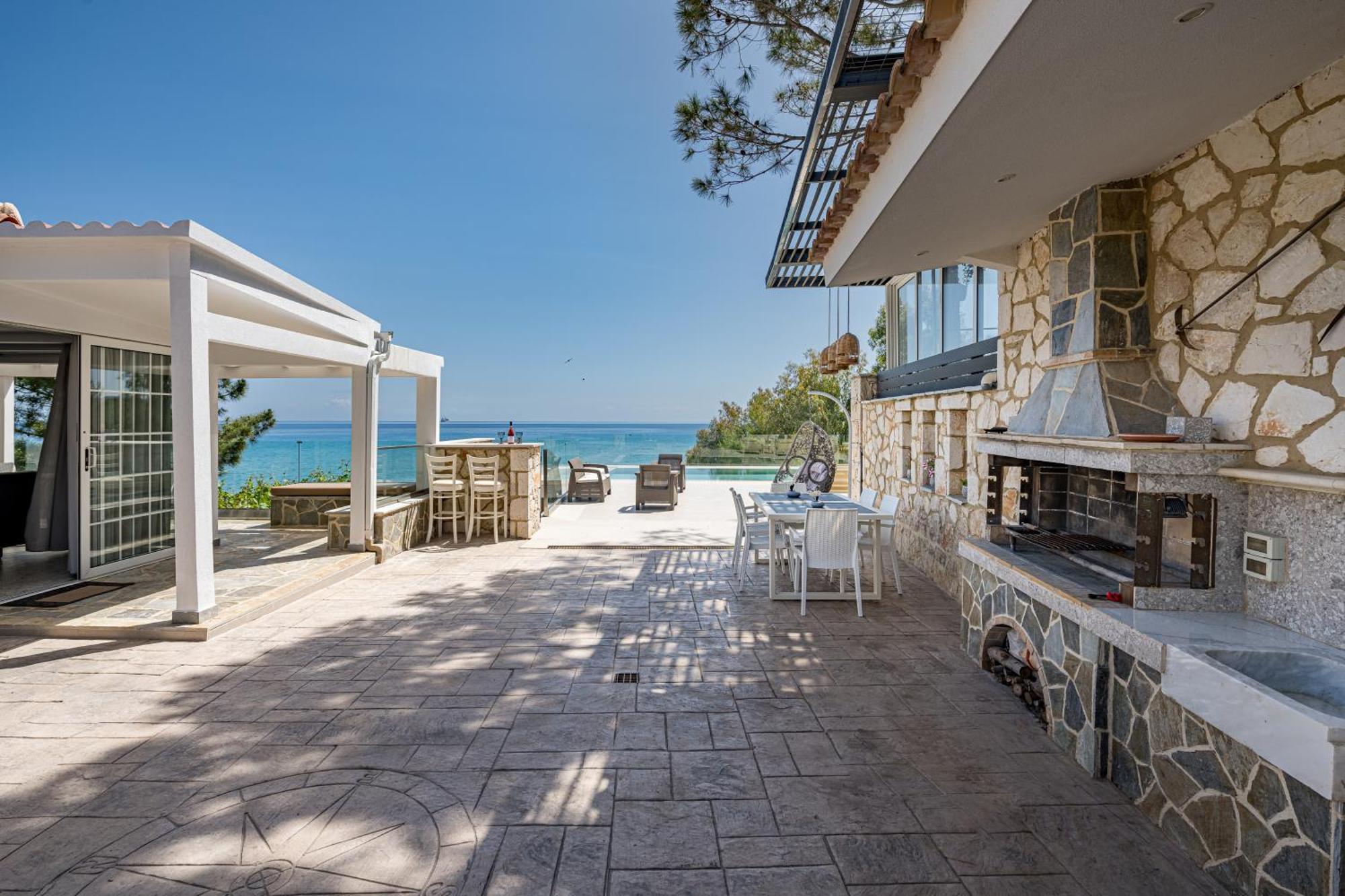 Addimare Sea View Villa, And Events Venue Аликес Екстериор снимка